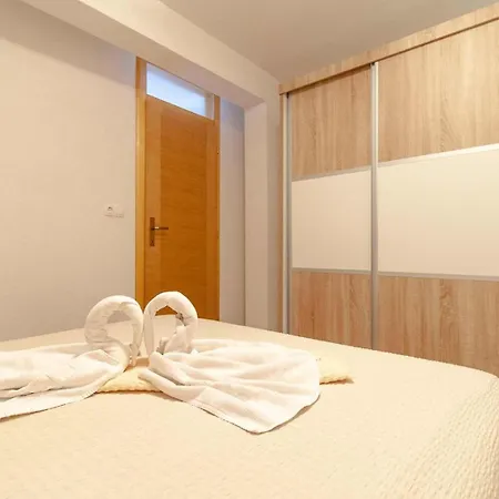 Raguz Sa Privatnom Plazom I Garazom 3* Neum