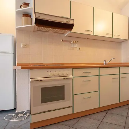 Raguz Sa Privatnom Plazom I Garazom Neum