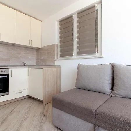 Raguz Sa Privatnom Plazom I Garazom