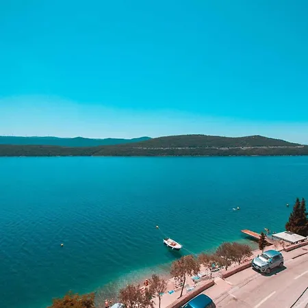 Raguz Sa Privatnom Plazom I Garazom بيت ضيافة