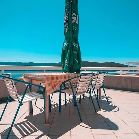 Raguz Sa Privatnom Plazom I Garazom
