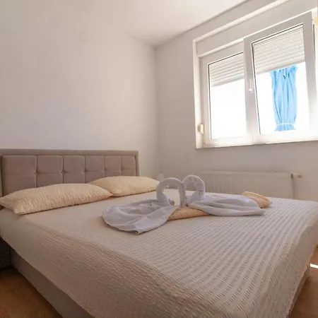 Raguz Sa Privatnom Plazom I Garazom Penzion 3*