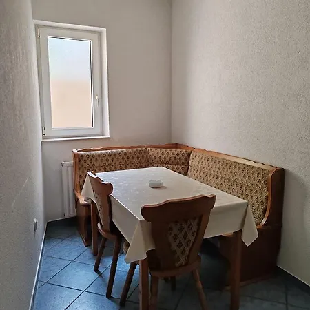 Pensjonat Raguz Sa Privatnom Plazom I Garazom