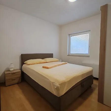 Raguz Sa Privatnom Plazom I Garazom Penzion 3*