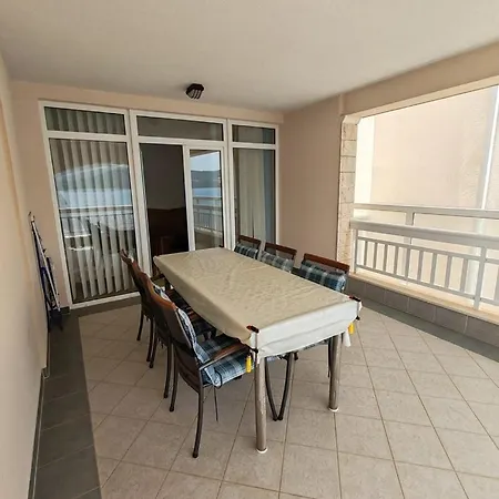 Penzion Raguz Sa Privatnom Plazom I Garazom Neum