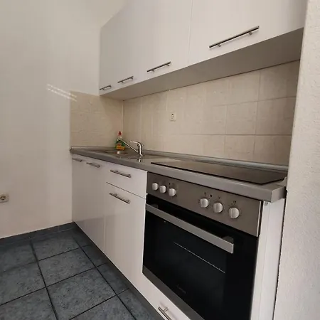 Raguz Sa Privatnom Plazom I Garazom Pensjonat