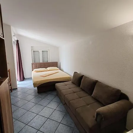 Raguz Sa Privatnom Plazom I Garazom Pensjonat Neum