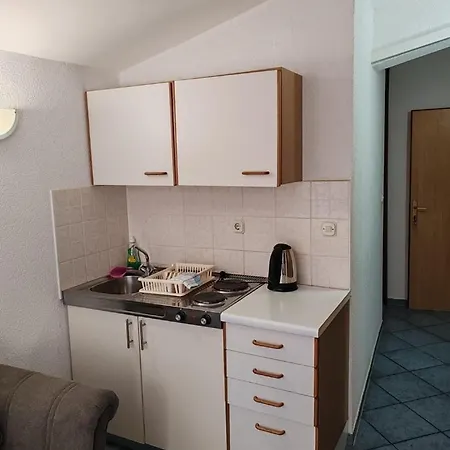 Raguz Sa Privatnom Plazom I Garazom Neum