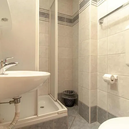 Raguz Sa Privatnom Plazom I Garazom