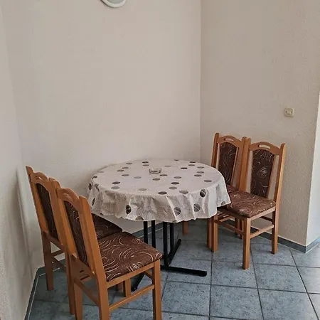 Penzion Raguz Sa Privatnom Plazom I Garazom
