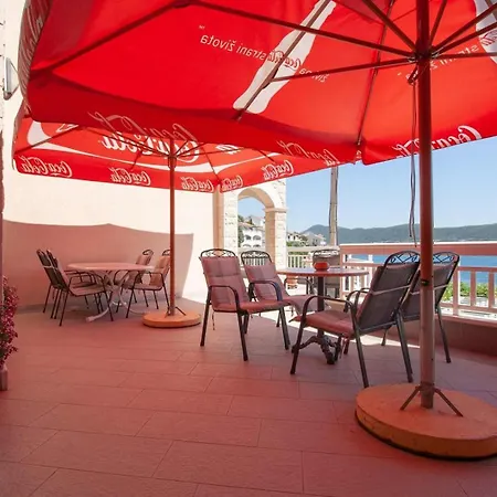 بيت ضيافة Raguz Sa Privatnom Plazom I Garazom 3*