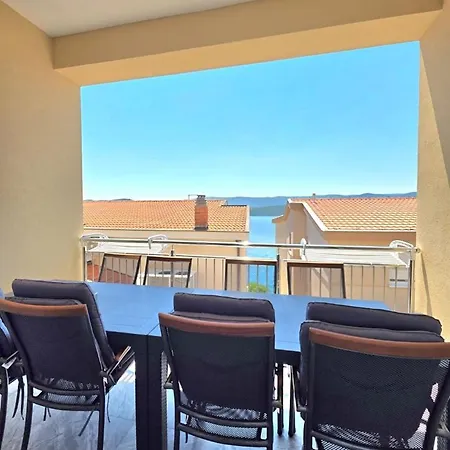 Penzion Raguz Sa Privatnom Plazom I Garazom 3*