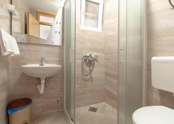 Guest house Raguz Sa Privatnom Plazom I Garazom Neum