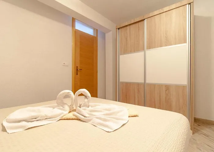 Raguz Sa Privatnom Plazom I Garazom 3* Neum