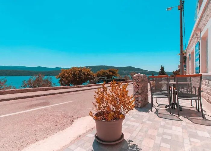 Raguz Sa Privatnom Plazom I Garazom Guest house 3*