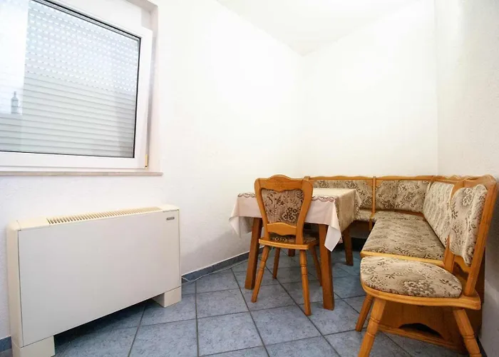 Guest house Raguz Sa Privatnom Plazom I Garazom 3*