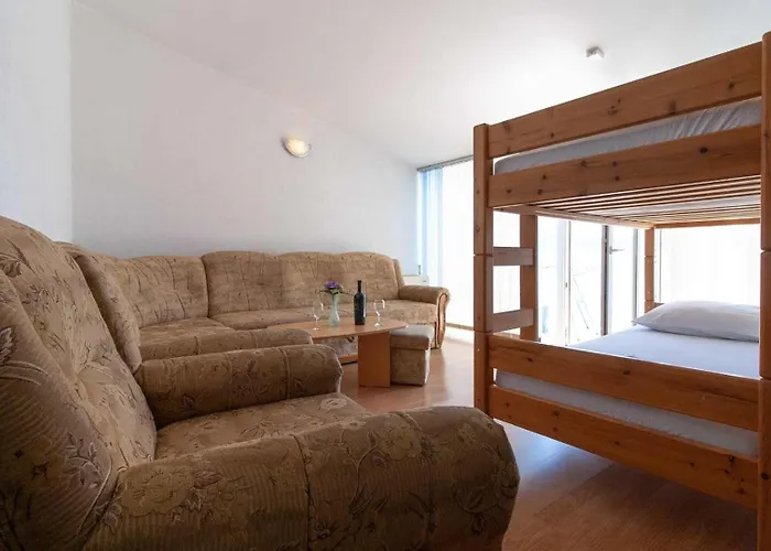 Guest house Raguz Sa Privatnom Plazom I Garazom Neum