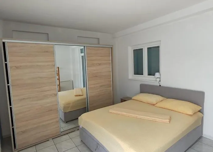 Raguz Sa Privatnom Plazom I Garazom 3*