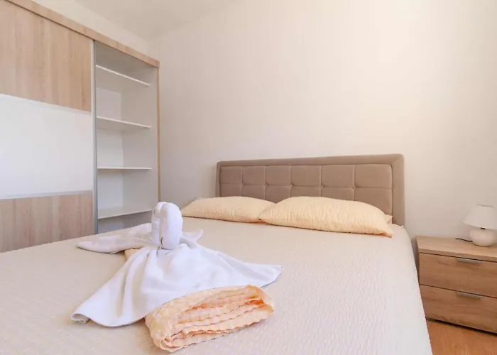 Raguz Sa Privatnom Plazom I Garazom Guest house Neum