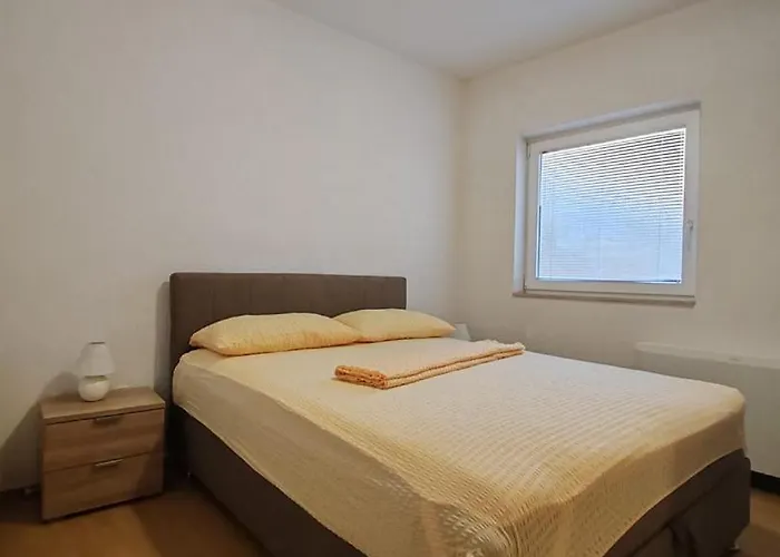 Raguz Sa Privatnom Plazom I Garazom