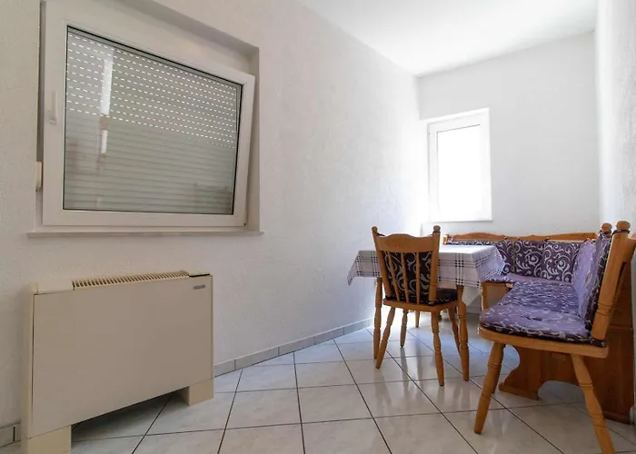 Guest house Raguz Sa Privatnom Plazom I Garazom Neum