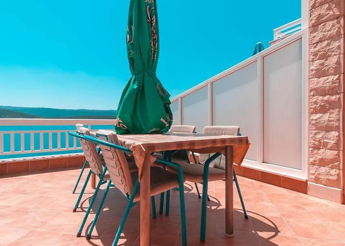 Guest house Raguz Sa Privatnom Plazom I Garazom Neum