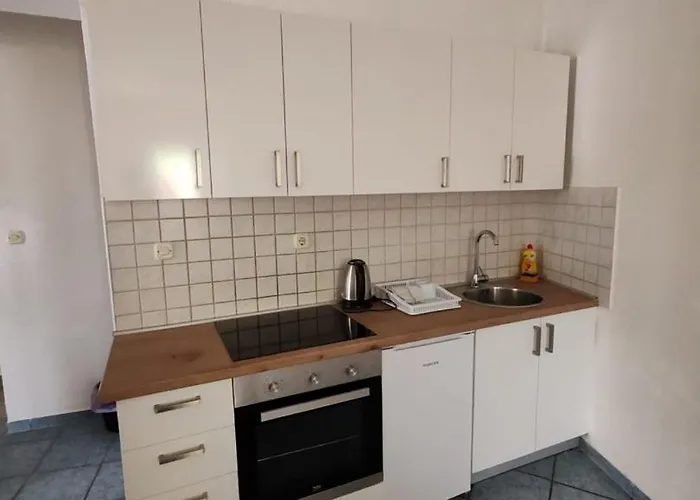 Raguz Sa Privatnom Plazom I Garazom