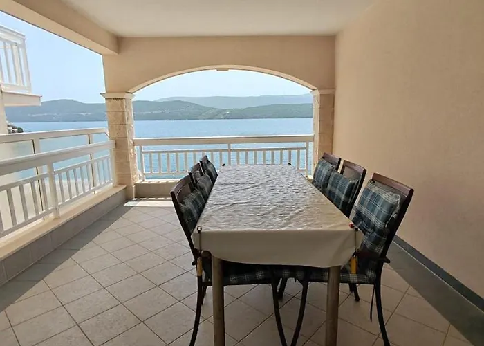 Raguz Sa Privatnom Plazom I Garazom