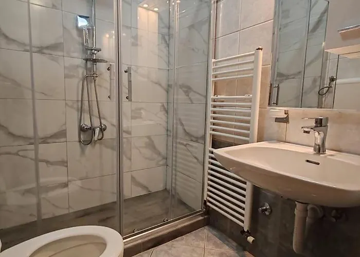 Raguz Sa Privatnom Plazom I Garazom Guest house 3*