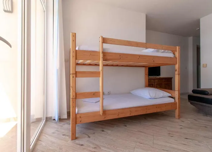 Guest house Raguz Sa Privatnom Plazom I Garazom 3*