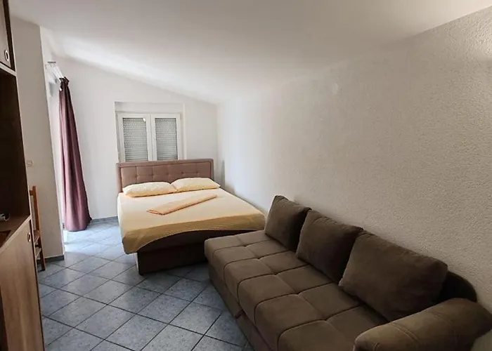 Raguz Sa Privatnom Plazom I Garazom Guest house Neum