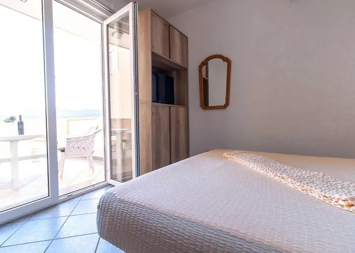 Vendégház Raguz Sa Privatnom Plazom I Garazom Neum