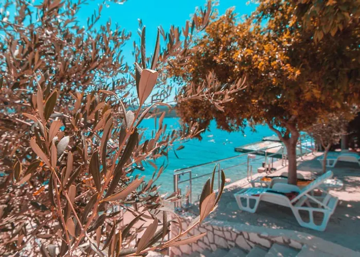 Raguz Sa Privatnom Plazom I Garazom Neum