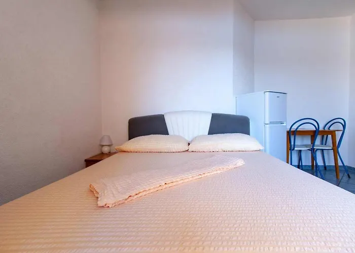 Raguz Sa Privatnom Plazom I Garazom 3* Neum