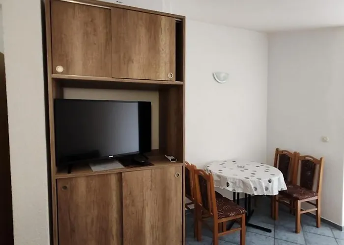 Raguz Sa Privatnom Plazom I Garazom Vendégház