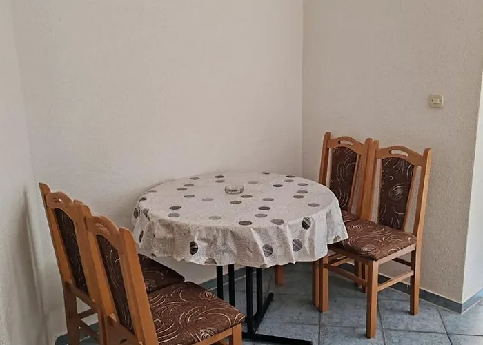 Guest house Raguz Sa Privatnom Plazom I Garazom