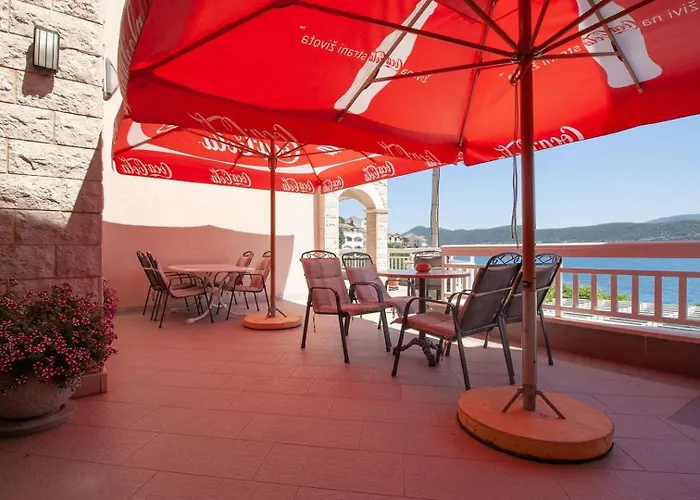 Guest house Raguz Sa Privatnom Plazom I Garazom 3*